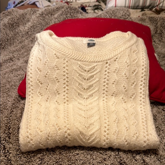 Cozy Cream Cable Knit Sweater Light weight - Picture 4 of 5